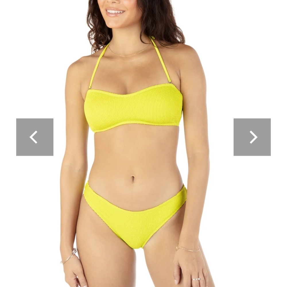 Hurley  Solid Scrunche Moderate Bikini Set